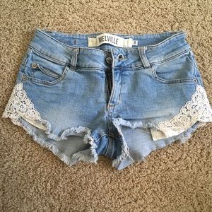 Brandy Melville light jean white lace shorts 2